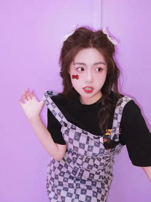 一些个逛街打卡日常鞠婧祎镭射彩带拍照好绝跟着美女学总没错特意和