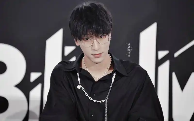 【景向谁依】翻唱《倾尽天下》,带耳机听很有感觉!