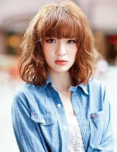 发型设计 学生发型 >> 高中女孩适合烫什么头 适合高中生的烫发发型(3