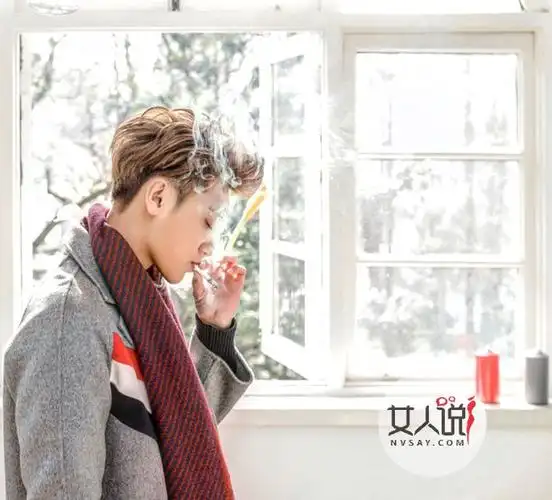 黄子韬机场昏倒 wuli韬因拍摄电影操劳过度却不敢休息