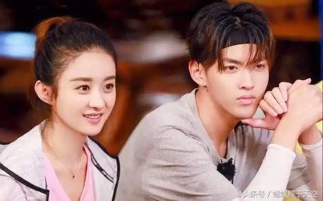 赵丽颖吴亦凡发博悼念汶川十年,网友:情侣博连表情符号都匹配!