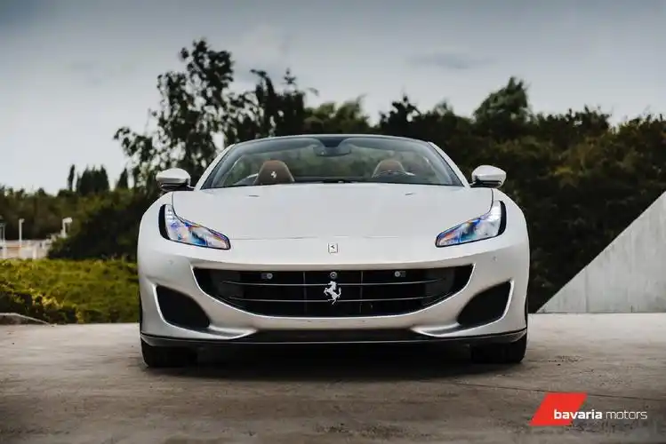 入门级法拉利敞篷跑车,很漂亮!