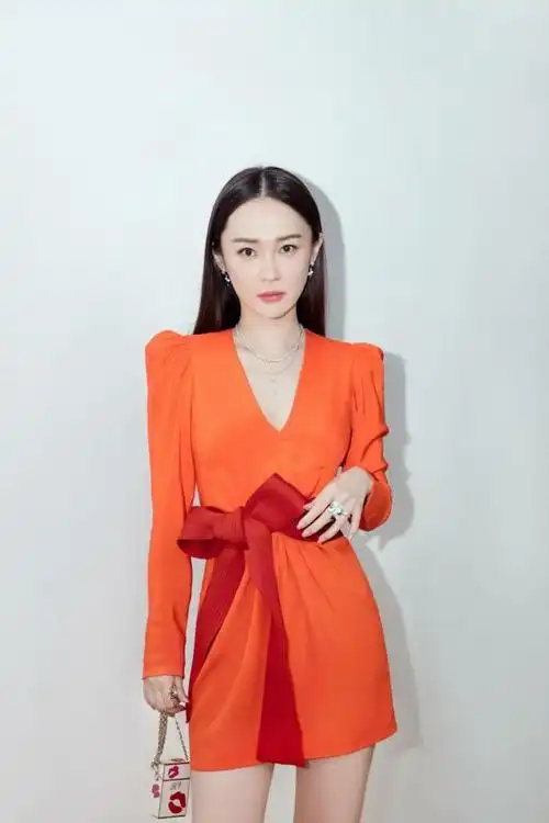 霍思燕的魅力真优雅泡泡袖搭配显出贵气感更有一种高端味道