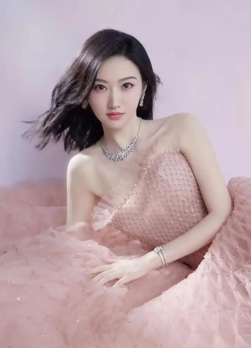 景甜 #甜美女孩 #粉色礼服女星 - 抖音