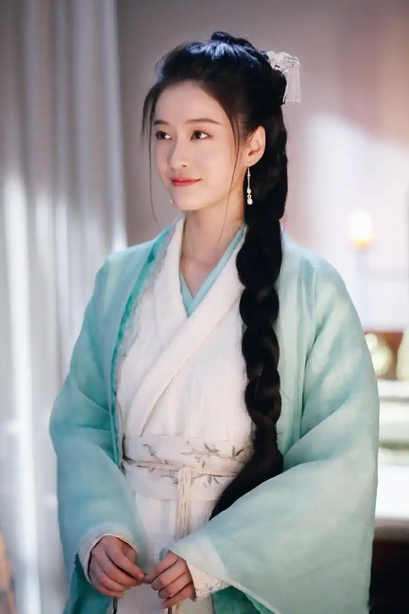 祝可盐可甜少女张雪迎生日快乐,一直可以露出