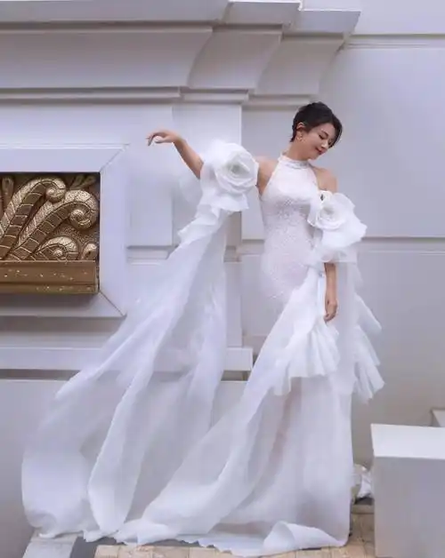 刘涛白色人字裙性感写真,细腰臀比,完美展现迷人身材_大片_才华_力量