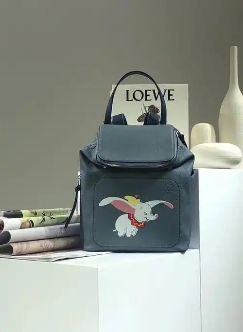 点此购买 罗意威小飞象大号双肩包 云133157