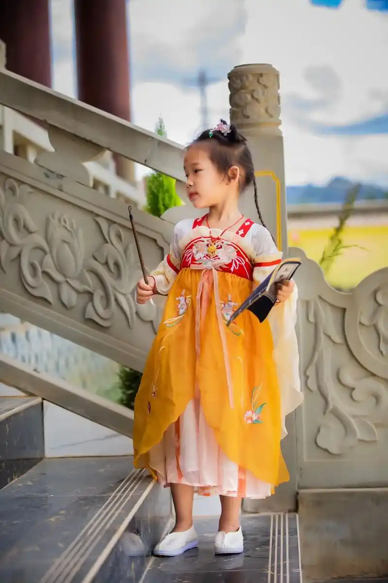古风儿童写真 - 抖音