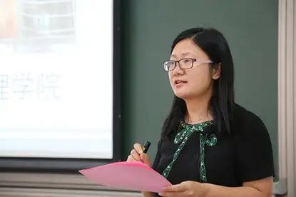 张玲玲教授介绍国科大经管学院