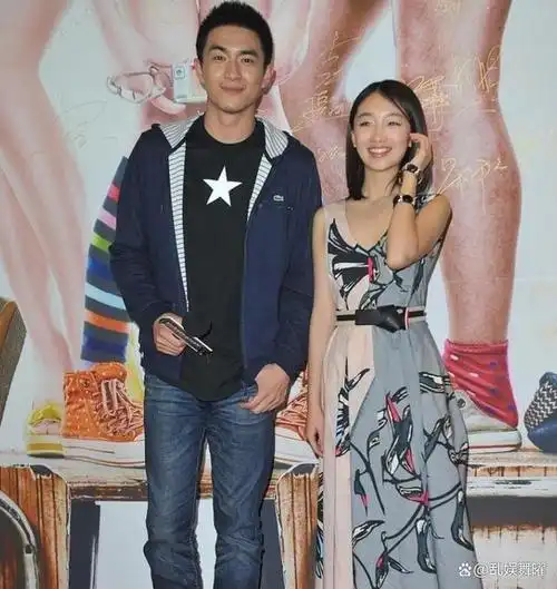 林更新的女友当时在社交平台上发帖,声称他们已分手.