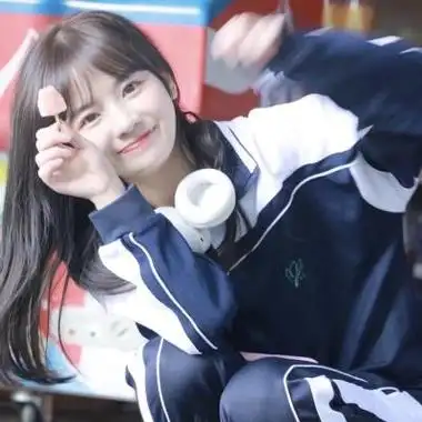 高清清纯的学院风女生头像甜美可爱图片