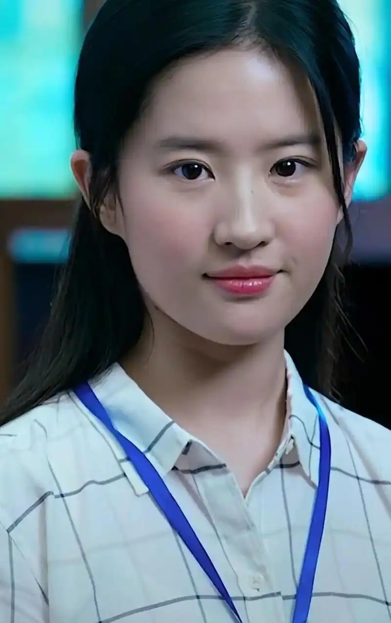 20岁的刘亦菲真的太纯了,比特仑苏还纯.没人能打得过刘亦菲的美.