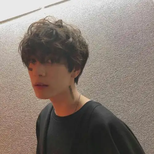 2021最火最潮的微信男生超级帅气头像两张一组