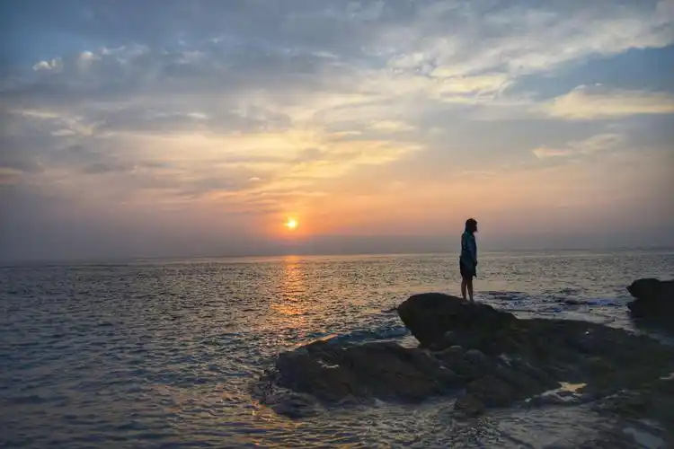 面朝大海,观日出日落