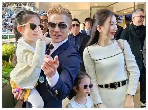 郭富城无视方媛拜金传闻,身体不适遭人搀扶!_郭天王_回应_熊黛林