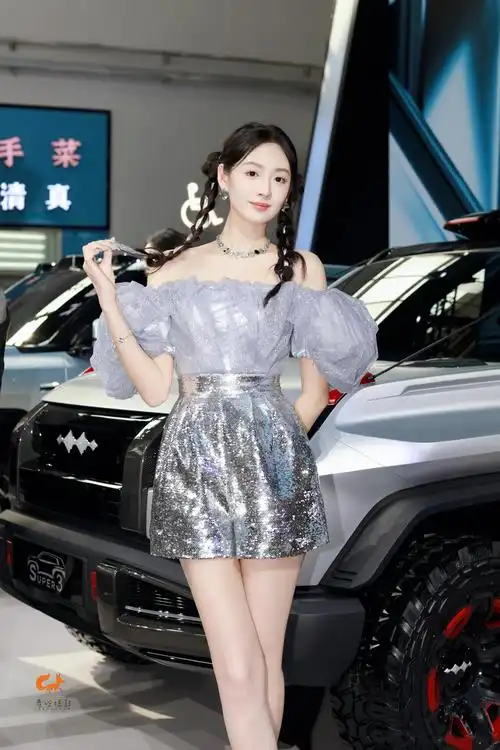 2024北京国际车展靓丽车模洪嘉悦