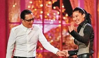 被谢贤养了12年,用青春换来两千万的coco,如今的她怎样了?