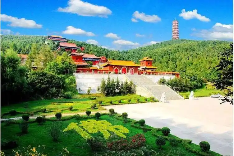 在吉林向那些春山中走去