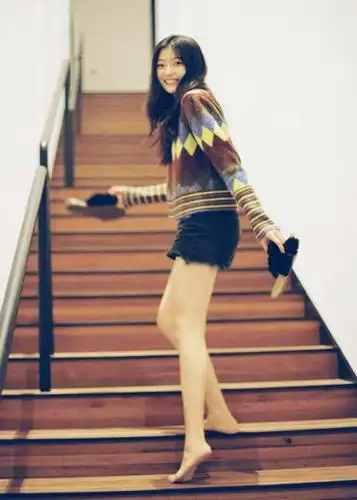 《淑女飘飘拳》里的孙千美爆了!颜高腿长很耐看,满屏都是少女感