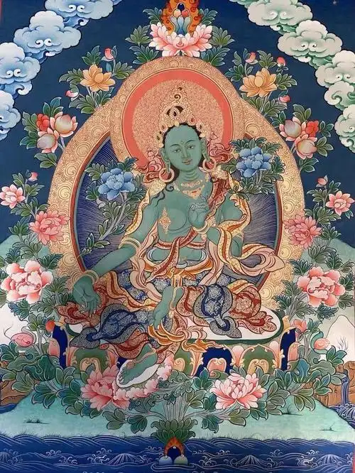绿度母是藏传佛教中的一位非常重要的女性护法神,她被认为具有保护