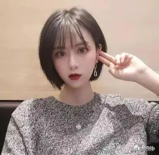 鹅蛋脸适合什么样的发型短发女(推荐8款适合不同脸型短发)