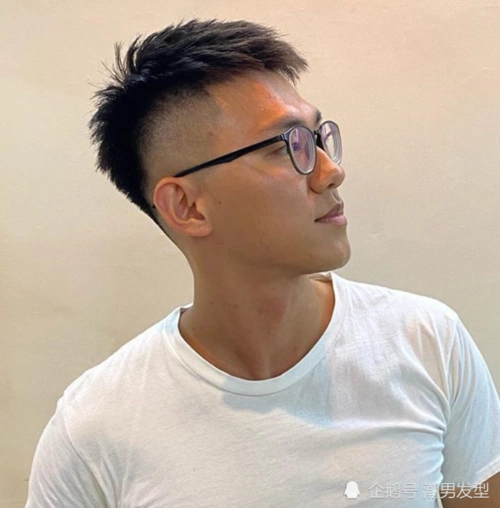 2020年秋季流行的男生发型参考剪这10款新造型的小哥哥都说帅
