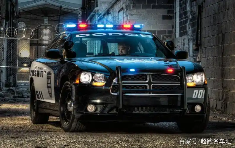 执法的利器:强悍的美国制式警车