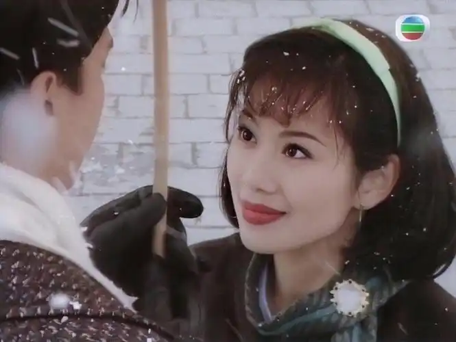 陈松伶港剧一姐成了乘风破浪里的小透明