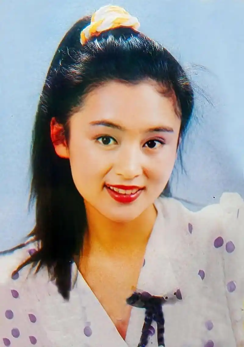 陈红年轻时的照片,真的一直是我们心目中清新美丽的嫦娥姐姐啊