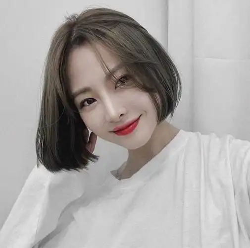 发量少短发发型(发量少的女生建议发型)