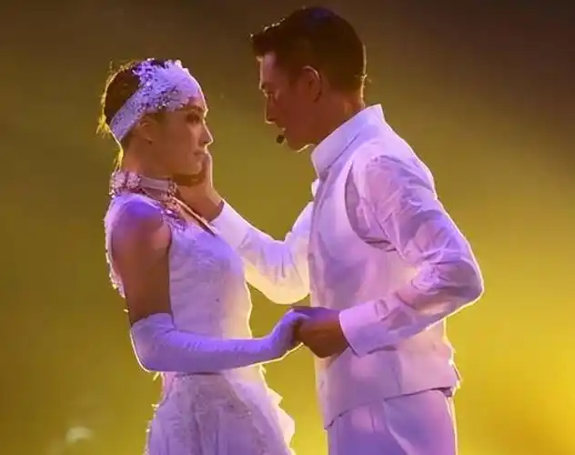 忠诚的舞伴赖文慧用行动诠释了对刘德华的深情厚谊