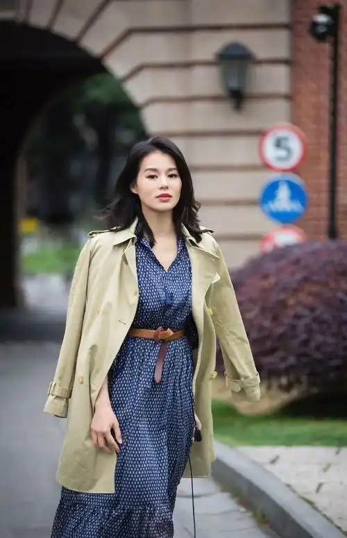 回顾演员胡杏儿嫁大3岁富豪婚后连生三胎如今一家其乐融融