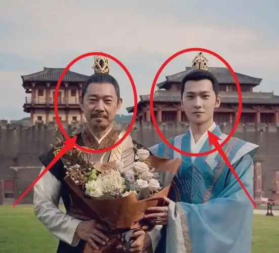 64岁张丰毅和杨洋晒合照二人同框颜值好高这身高差我却看愣了