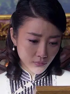 周雅青(王沫溪饰演)