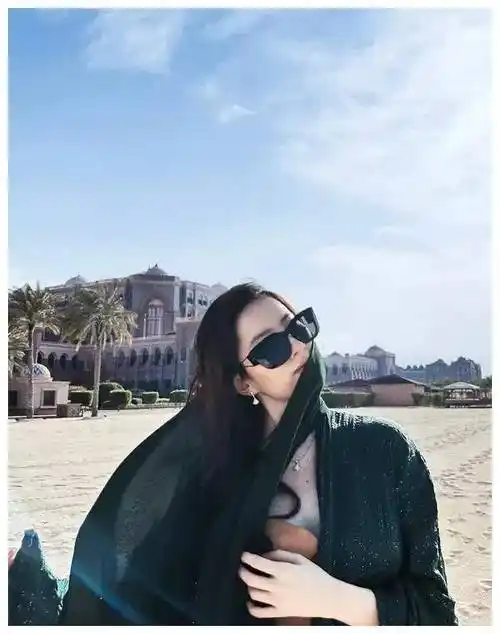 刘亦菲惊艳海边!沙滩美照曝光,全球惊艳!_好身材_魅力_照片