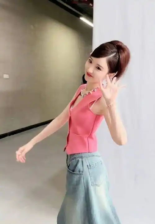 毛晓彤瘦到离谱!