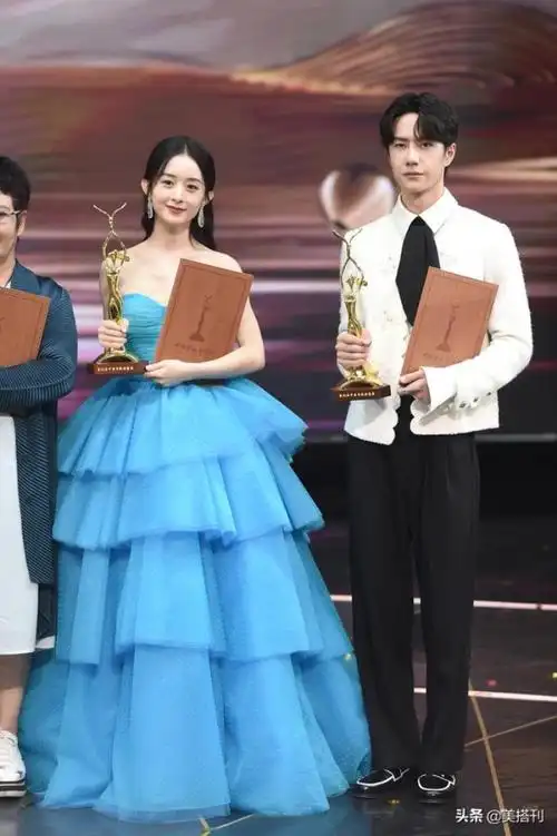 李易峰豪门,赵丽颖王一博宋佳李易峰成豪门姐弟_可可情感网