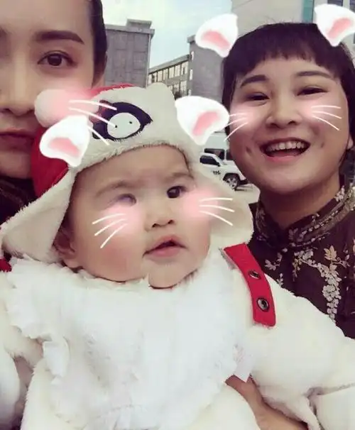 【娱乐八卦】 千万别和贾玲合照,你看看谁能赢的了她?_百度宝宝知道