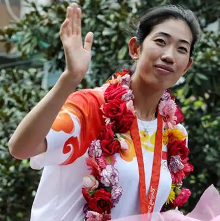 广州亚运会今晚开幕 金紫薇爆冷当选旗手