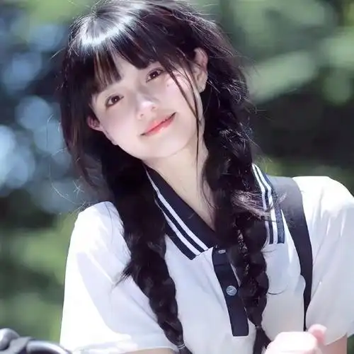 青春校园风清纯女生头像图片