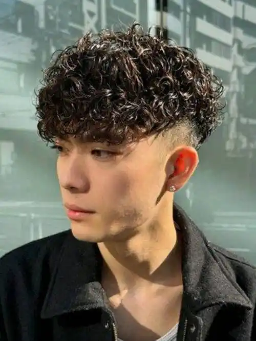 男士卷发的时尚魔法