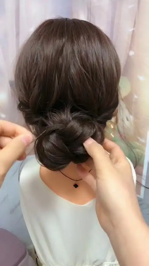 蓬松盘发超简单