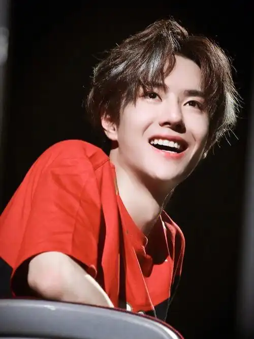 王一博笑的真好看