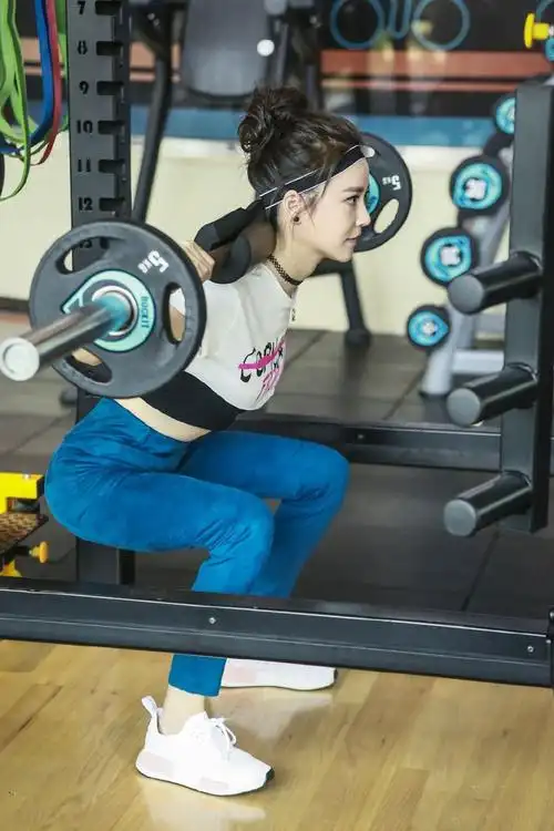 罗米图片,分享一组罗米图片给大家,图中的明星图片壁纸会点缀你