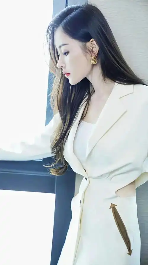 高清壁纸气质美女张天爱