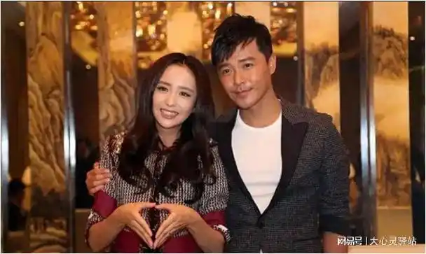 佟丽娅带着儿子探险穿救生衣与泳裤仍有少女感前夫陈思诚也在