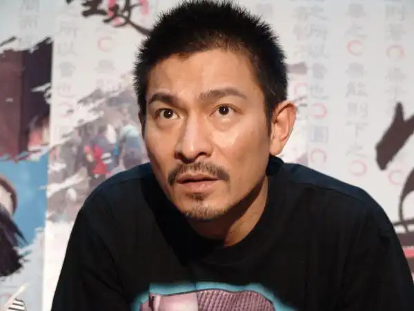 娱乐圈留胡子最帅的五大男星刘德华第二第一是女明星的最爱