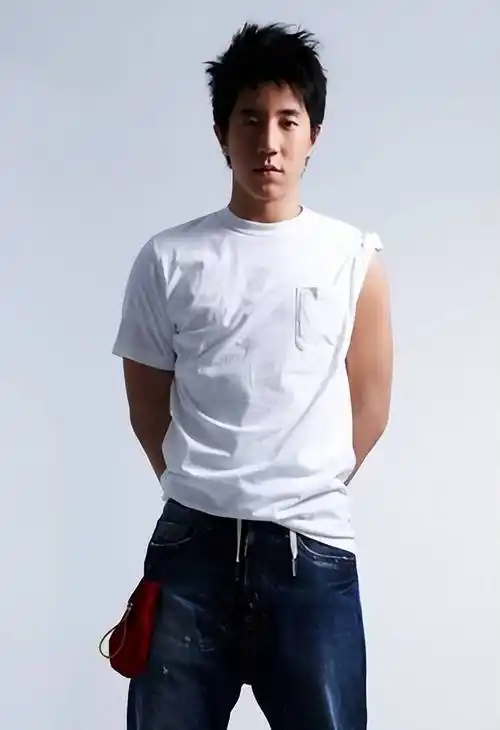 原创房祖名入狱6个月改变巨大成龙希望他每年都去坐坐牢