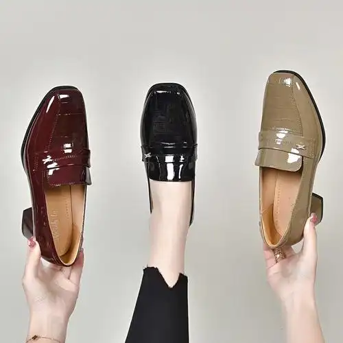 方头粗跟单鞋女2024新款春季真皮英伦风小皮鞋春秋款中跟漆皮女鞋