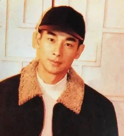 "功夫巨星"赵文卓:和梅艳芳相恋多年,转身娶小八岁的张丹露!